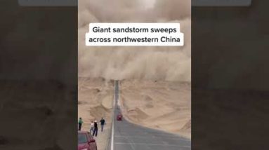 Giant #Sandstorm Sweeps Across Northwestern China